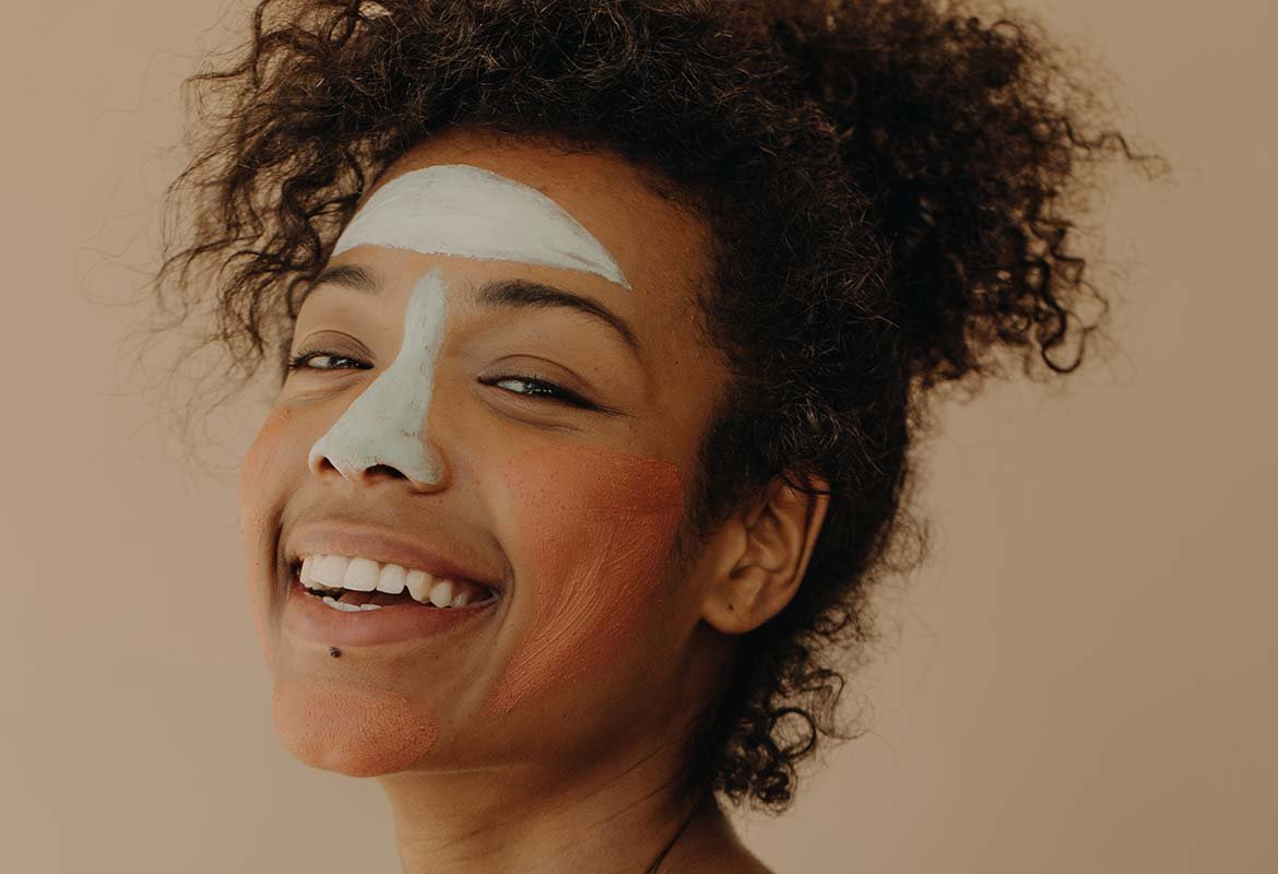 Practica el multimasking con las Mascarillas Arcillas Puras de L’Oréal Paris.